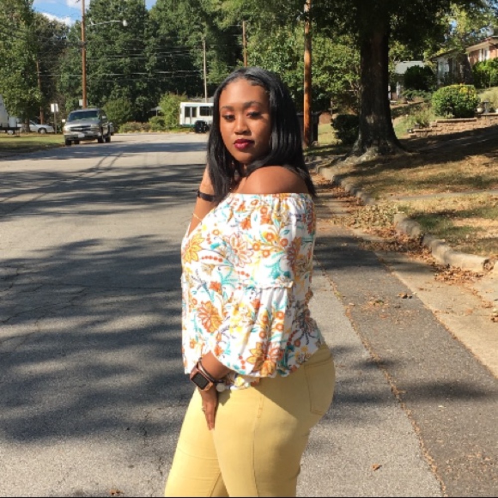 Meet your Posher, Kayla